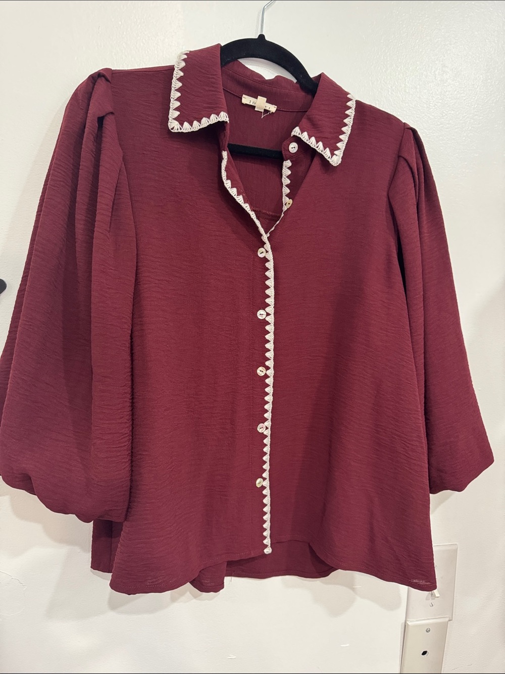JODIFL Burgundy Button-Front Blouse with White Trim